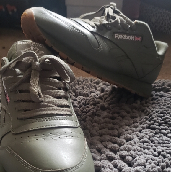 olive green reebok